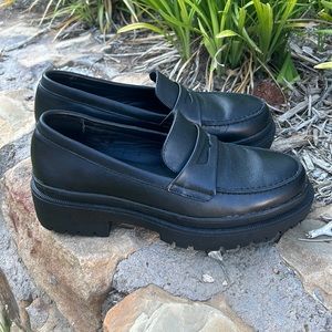 Portland Leather. Zoe Chunky Loafer. Black. Size 8.5